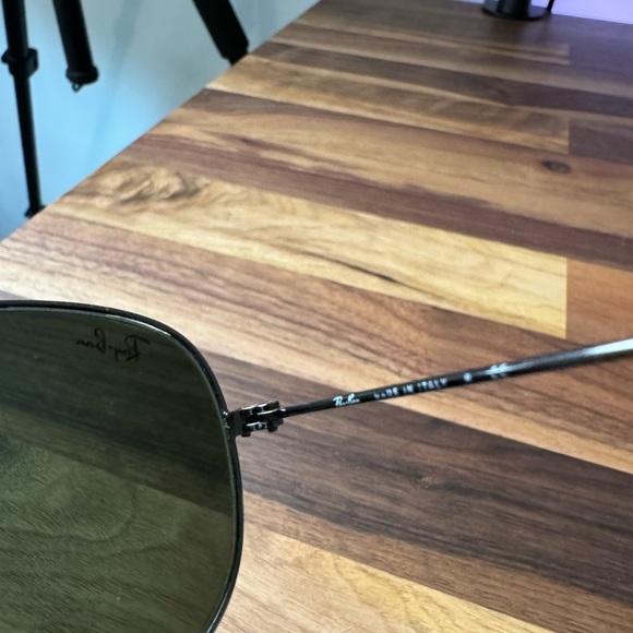Ray Bans Aviator Sunglasses - Picture 4 of 5